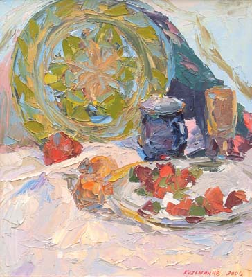 Nature morte aux fraises sur assiette en verre.